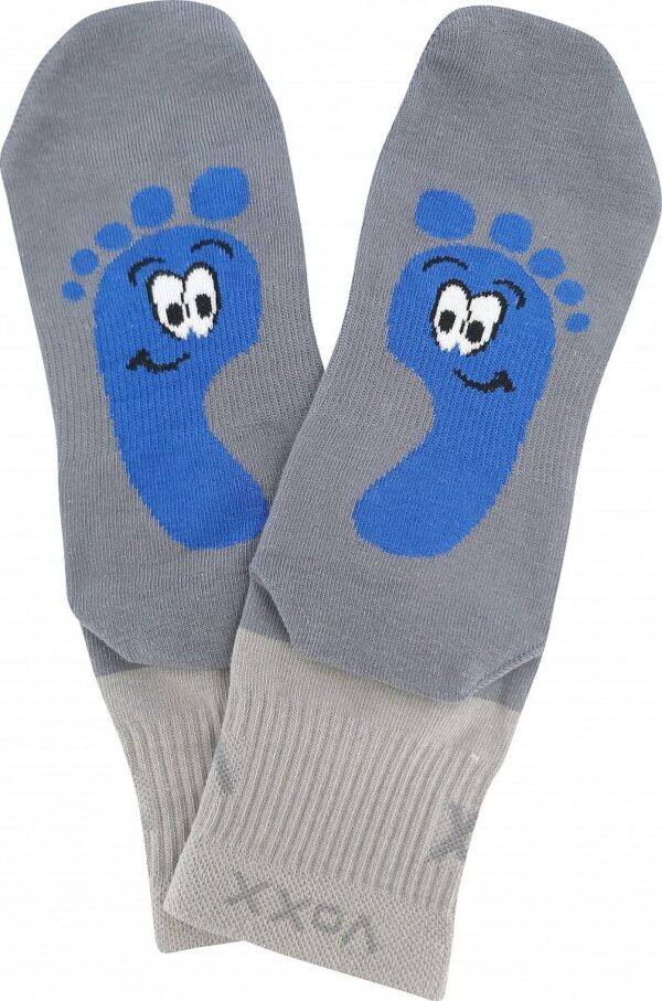 Barefootan hallid sokid