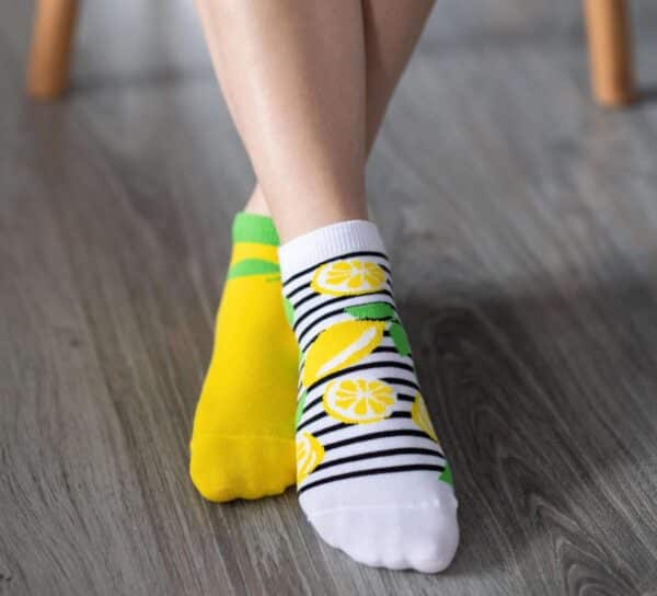 Be Lenka barefoot sokid Lemon