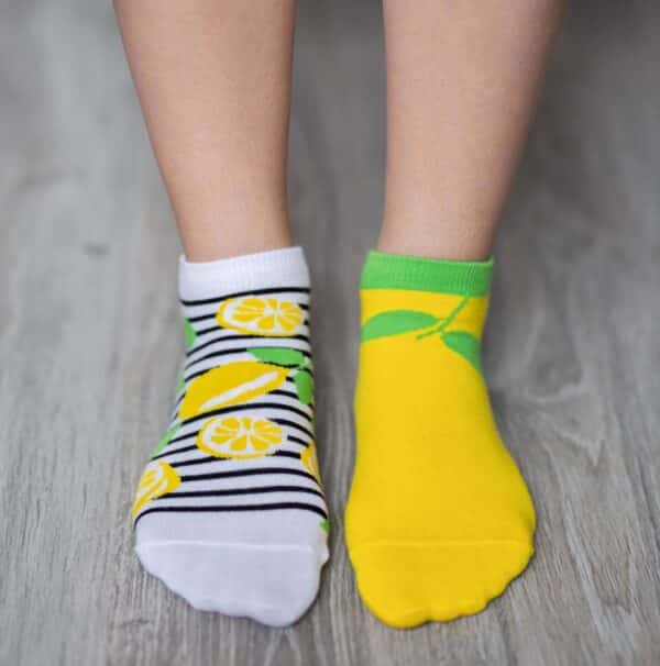 Be Lenka barefoot sokid Lemon