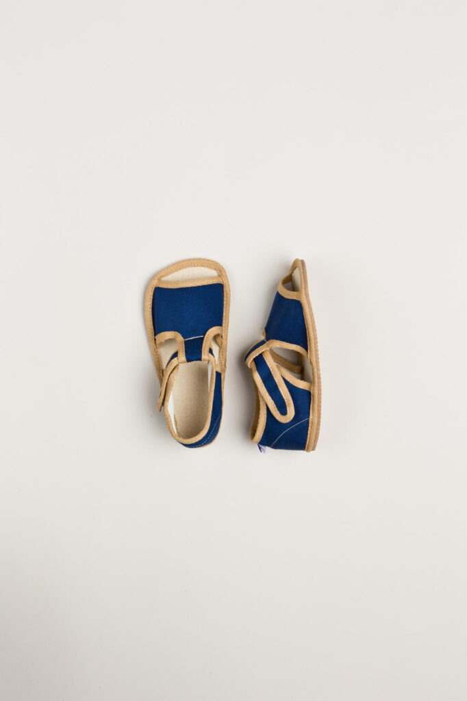 sinised lasteaiajalatsid Milash Monica Blue