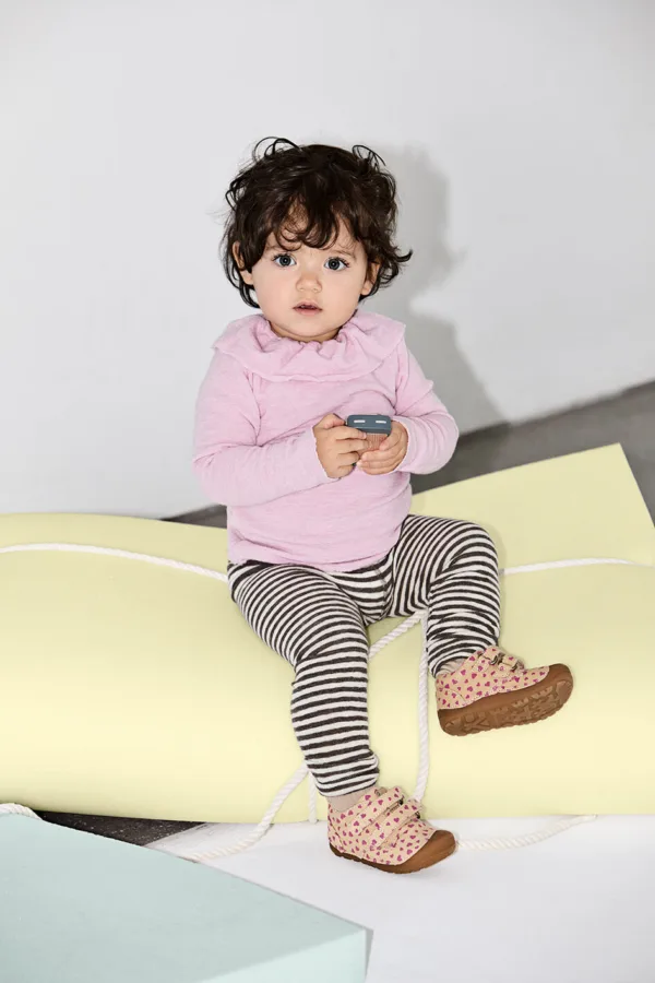 Heart-shaped barefoot shoes for children for summer