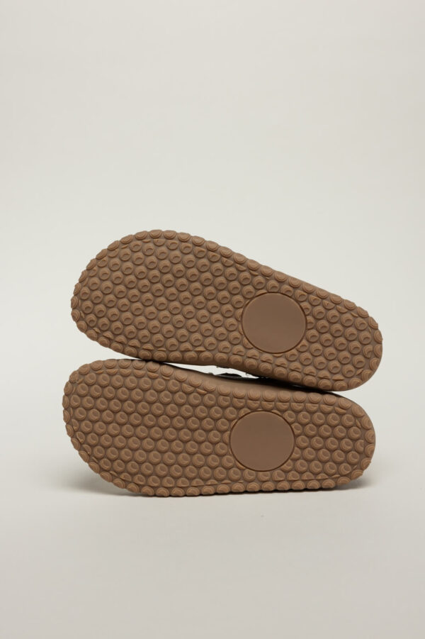 Pruunid Milash barefoot saapad lastele