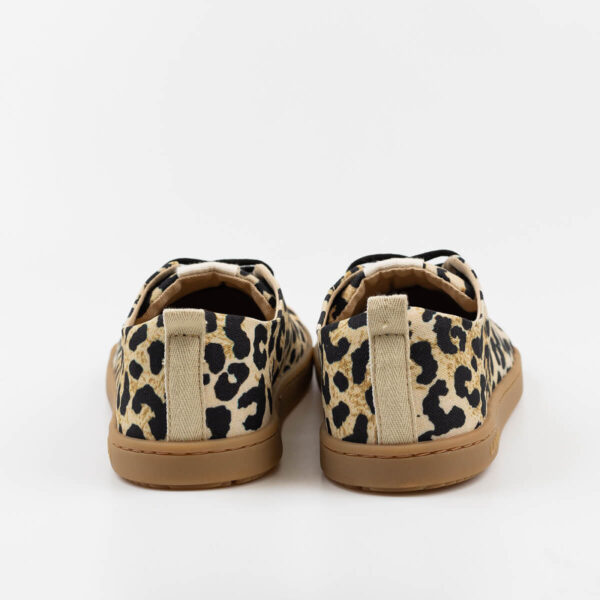 Lang. S Breeze Leopard barefoot tennised