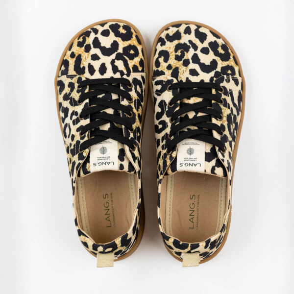 Lang. S Breeze Leopard barefoot tennised