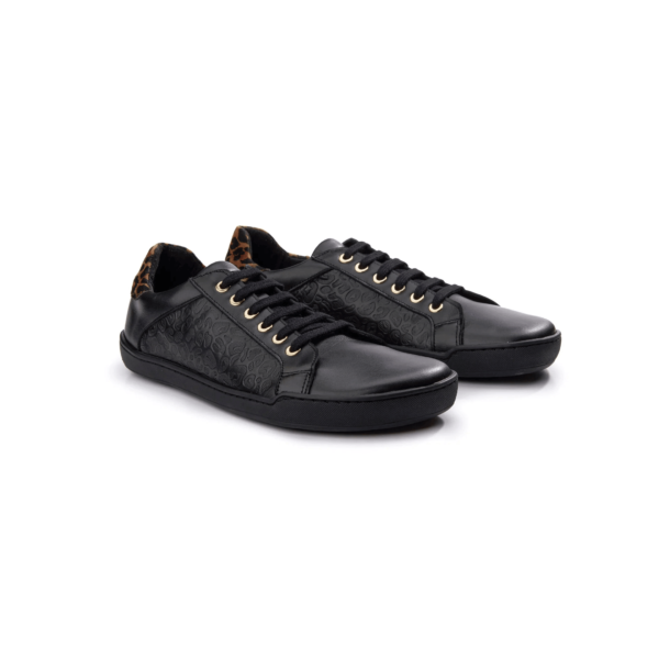 Vega Barefoot Fuego Negro mustad nahast tennised