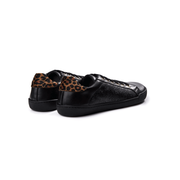 Vega Barefoot Fuego Negro mustad nahast tennised