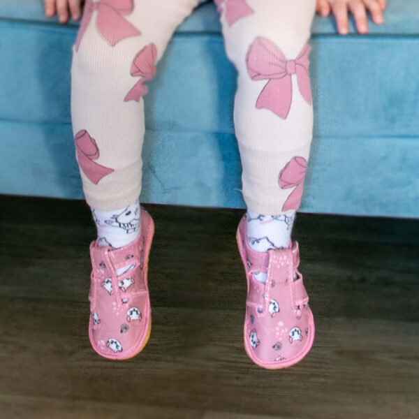 Raweks Zuzia kassidega barefoot sisejalatsid